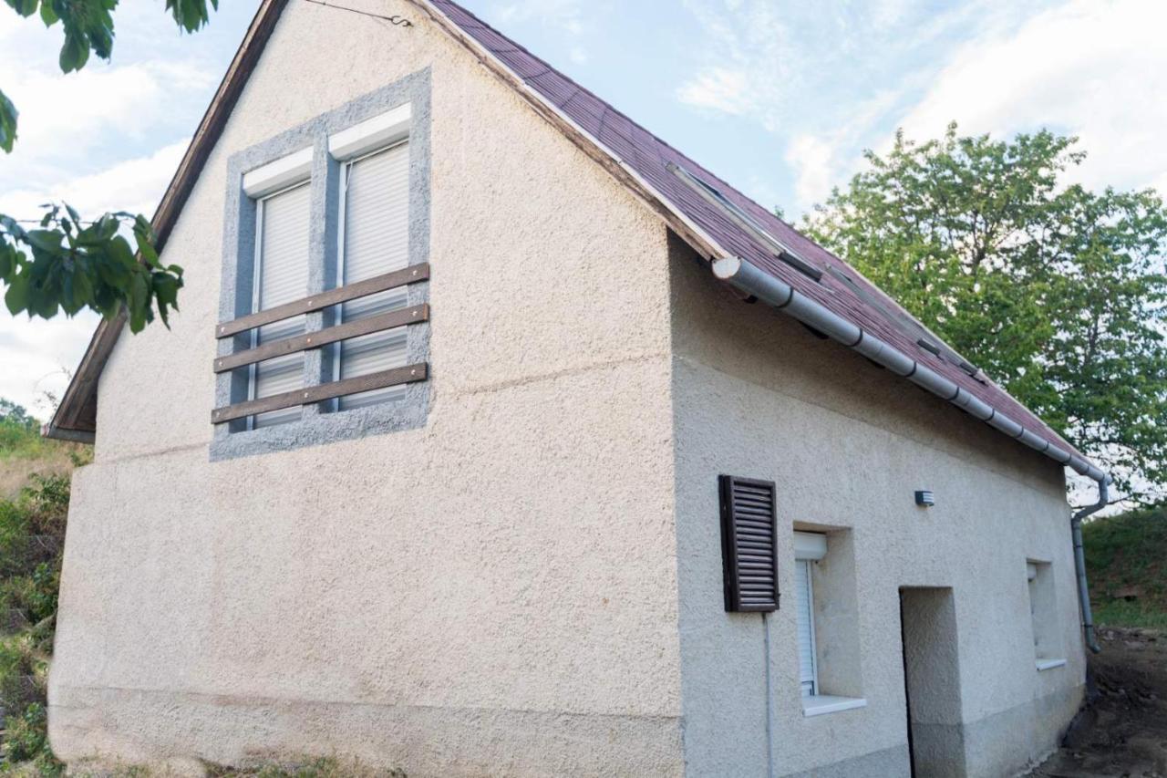 Hegyestu-Laba Vendeghaz Villa Zánka Exteriör bild